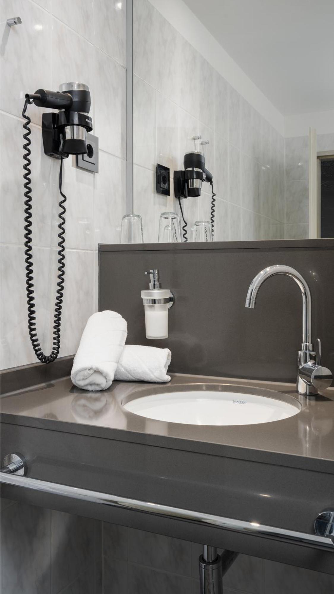 Kreuzer Hotel 3*